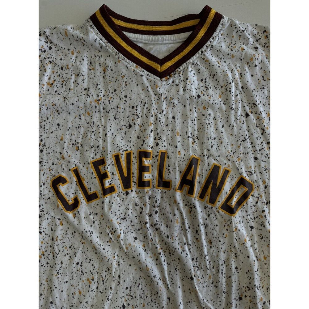 Evolution in Design Large King LeBron James‎ #23 Cleveland - Picture 2 of 6